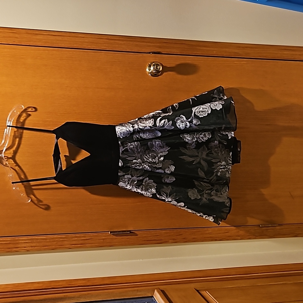 JVN by Jovani, formal or homecoming dress, black and silver, size 2